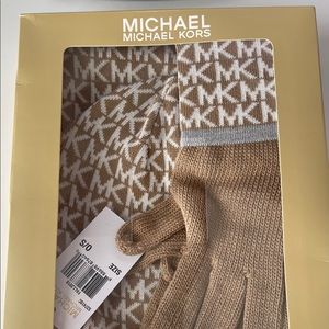 MICHAEL Michael Kors Scarf Hat Glove set